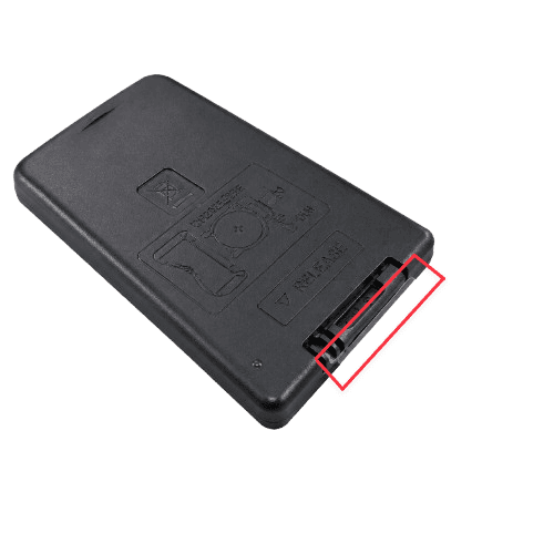 Tháo lớp bảo vệ pin remote